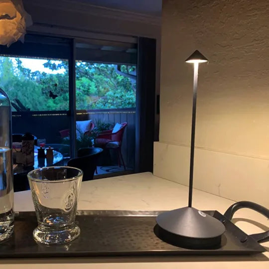 Stolja | Kabellose und Wiederaufladbare LED Tischlampe