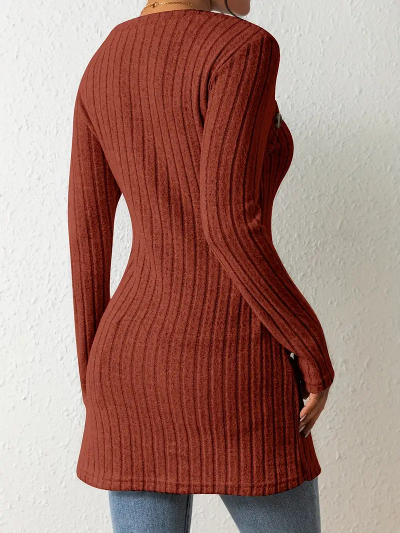 Ovelisse | Asymmetrisches Geknöpftes Geripptes Oberteil Für Frauen