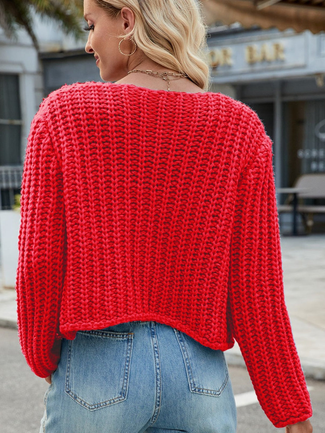 Amara | Rundhals Strickjacke mit Goldenen Knöpfen