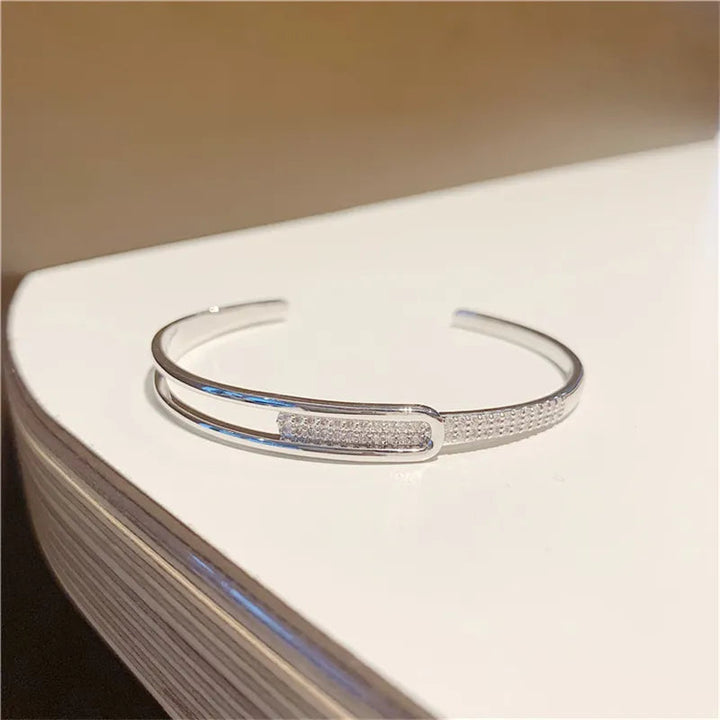 Offener Armreif Armband mit Funkelndem Akzent