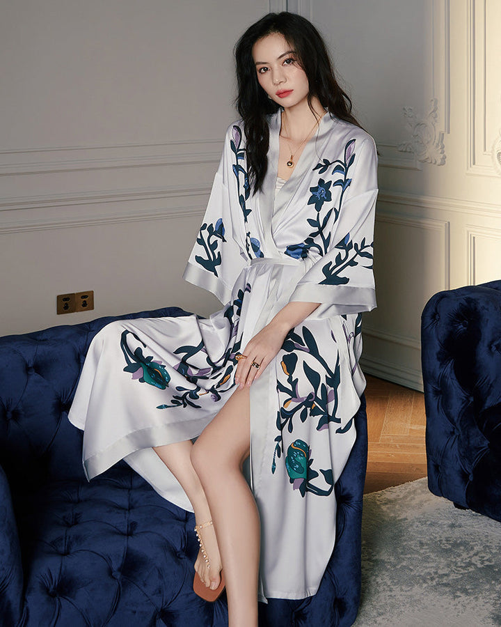 Weiße Satin-Kimono-Robe für Damen mit Marineblauem Botanik-Drucken | Luxuriöse Loungewear mit Blumenmuster