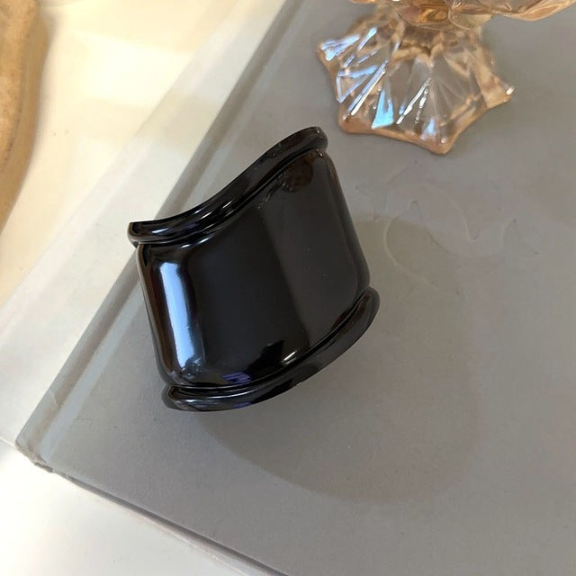 Asymmetrisches Wellenarmband