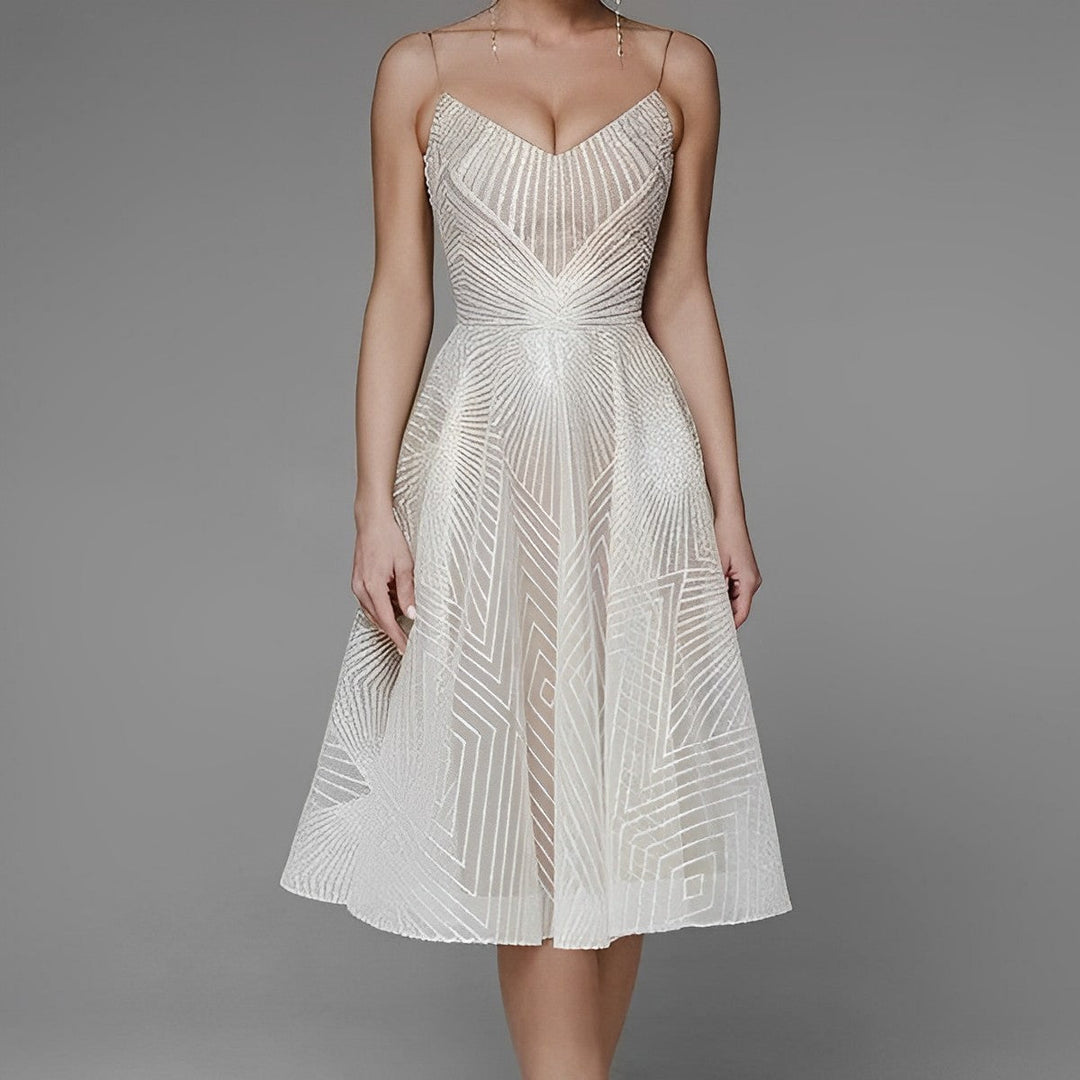 Solitha | Symmetrie Linie Abendkleid