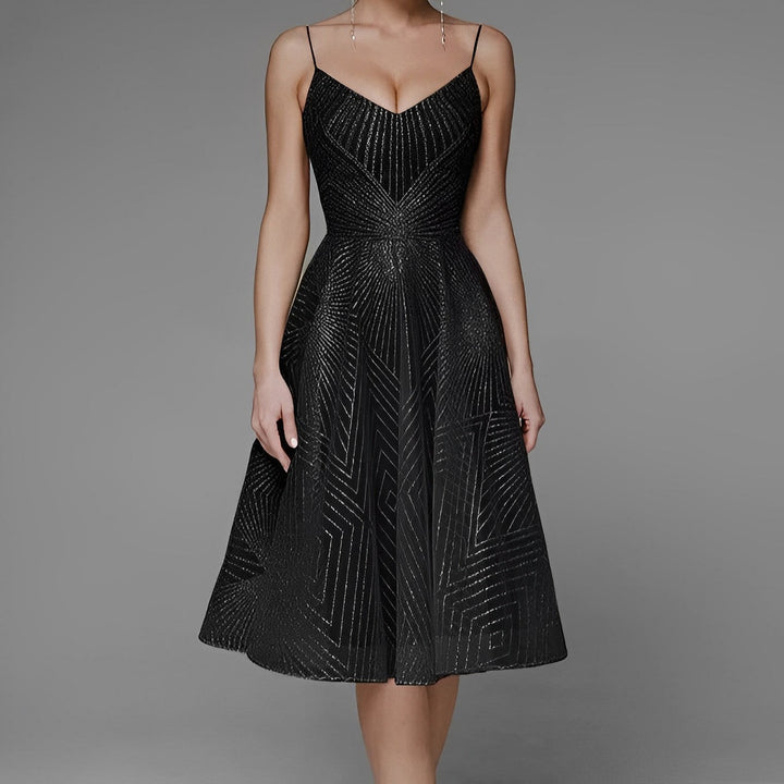Solitha | Symmetrie Linie Abendkleid