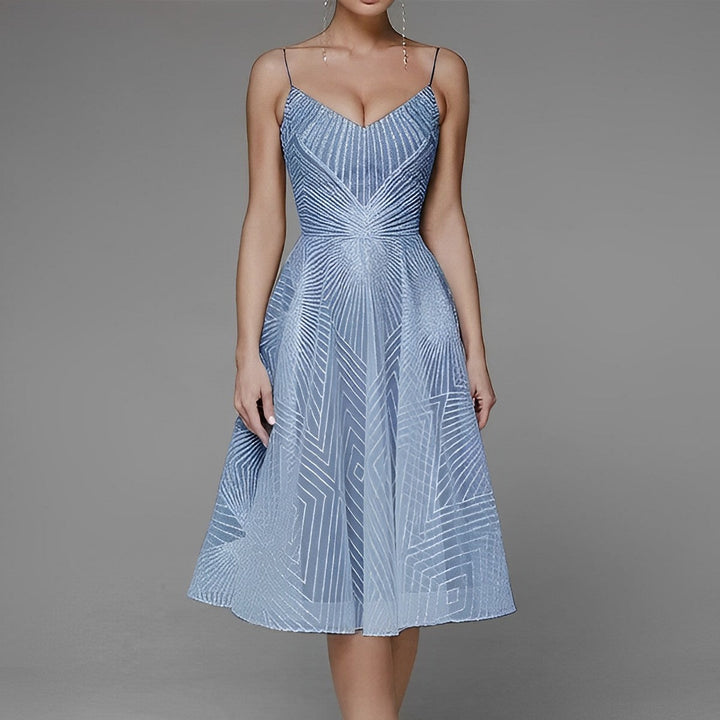 Solitha | Symmetrie Linie Abendkleid