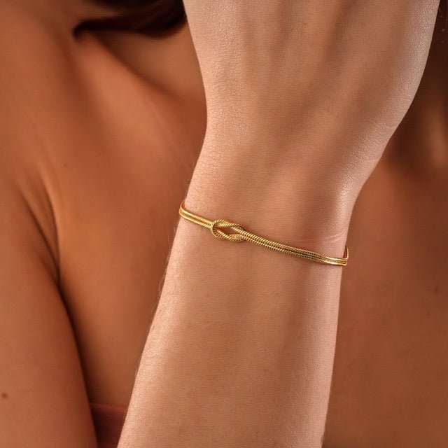 Vaella | Stilvolles Liebes Knoten Armband