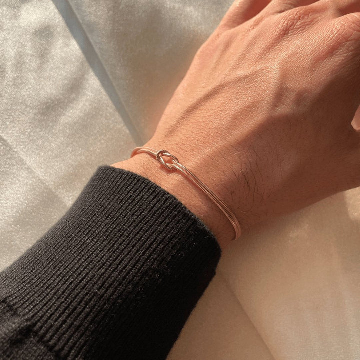 Vaella | Stilvolles Liebes Knoten Armband