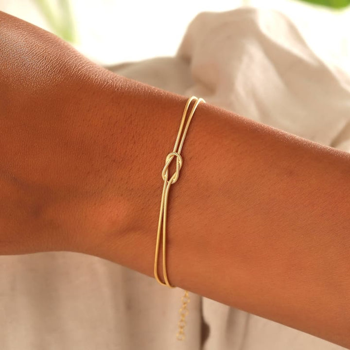Vaella | Stilvolles Liebes Knoten Armband