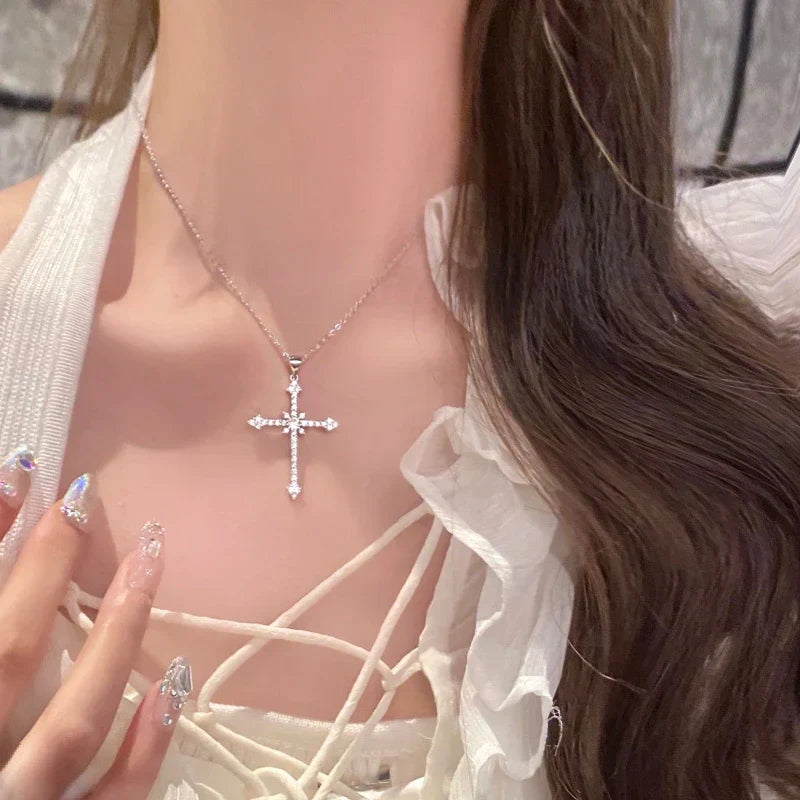 Lily | Luxus Sterling Silber Kreuz Halskette mit Funkelndem Anhänger