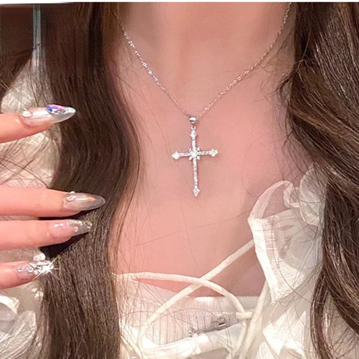 Lily | Luxus Sterling Silber Kreuz Halskette mit Funkelndem Anhänger